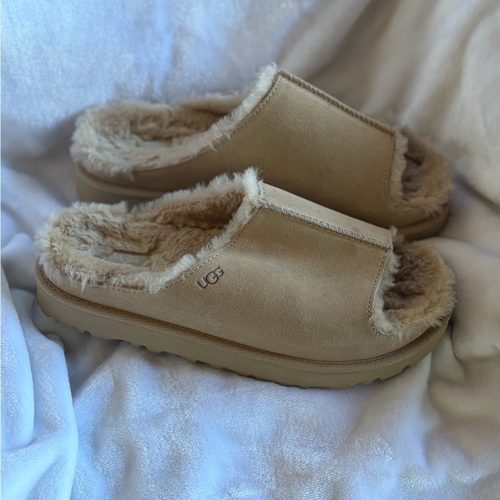UGG Women's Cozy Tan Slippers